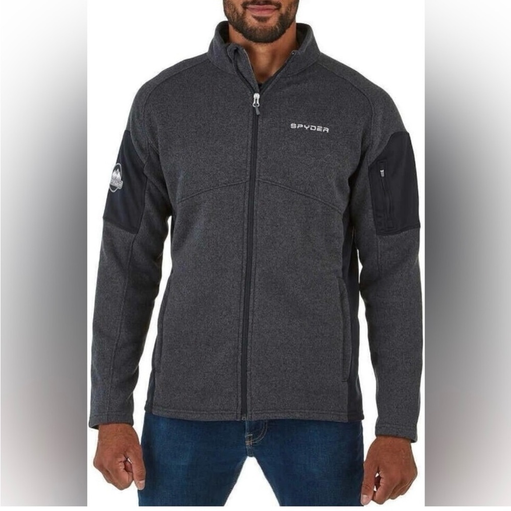 Spyder jacket men’s size small, this is in like new condition. Great for hiking